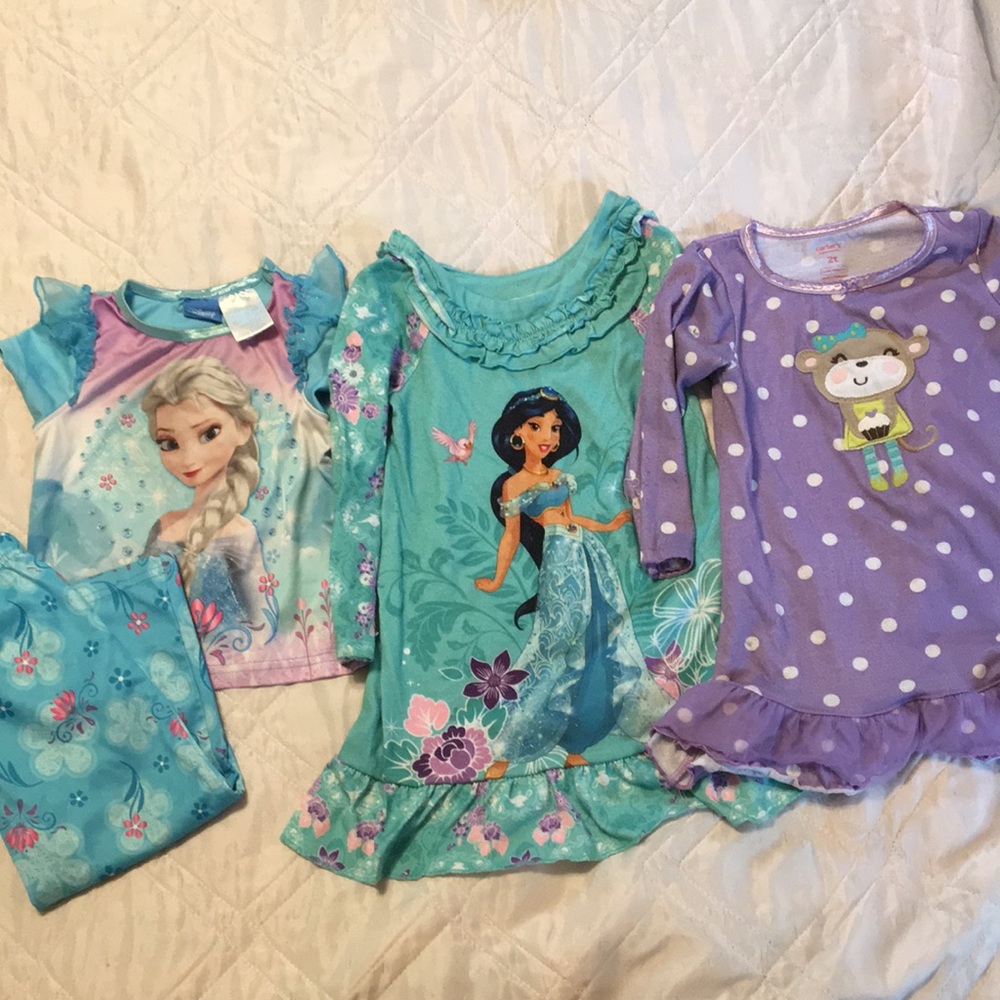 2t Pajamas- Disney and Carters